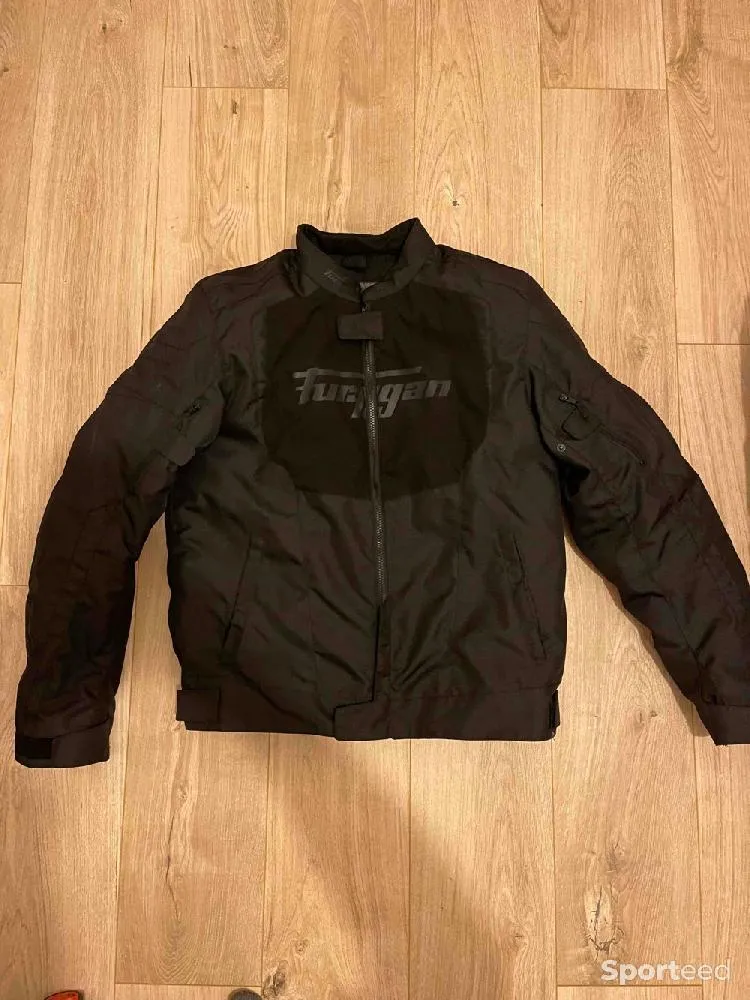 Blouson de moto Furygan + dorsale D30  d'occasion Ajouté le : 31/07/2022