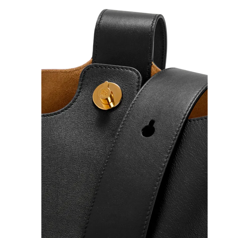 Sac porté épaule Seau Pebble Cuir veau noir bouton fermoir Or