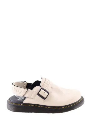 Sandales en cuir  Dr. Martens ecru. Matière principale cuir. Taille 42.